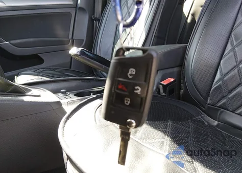 2017 Volkswagen Golf Tsi S 4-Door/Tsi Se 4-Door/Tsi Sel 4-Door/Tsi Wolfsburg Edition 4-Door from USA, damaged, VIN 3VW217AU7HM026097